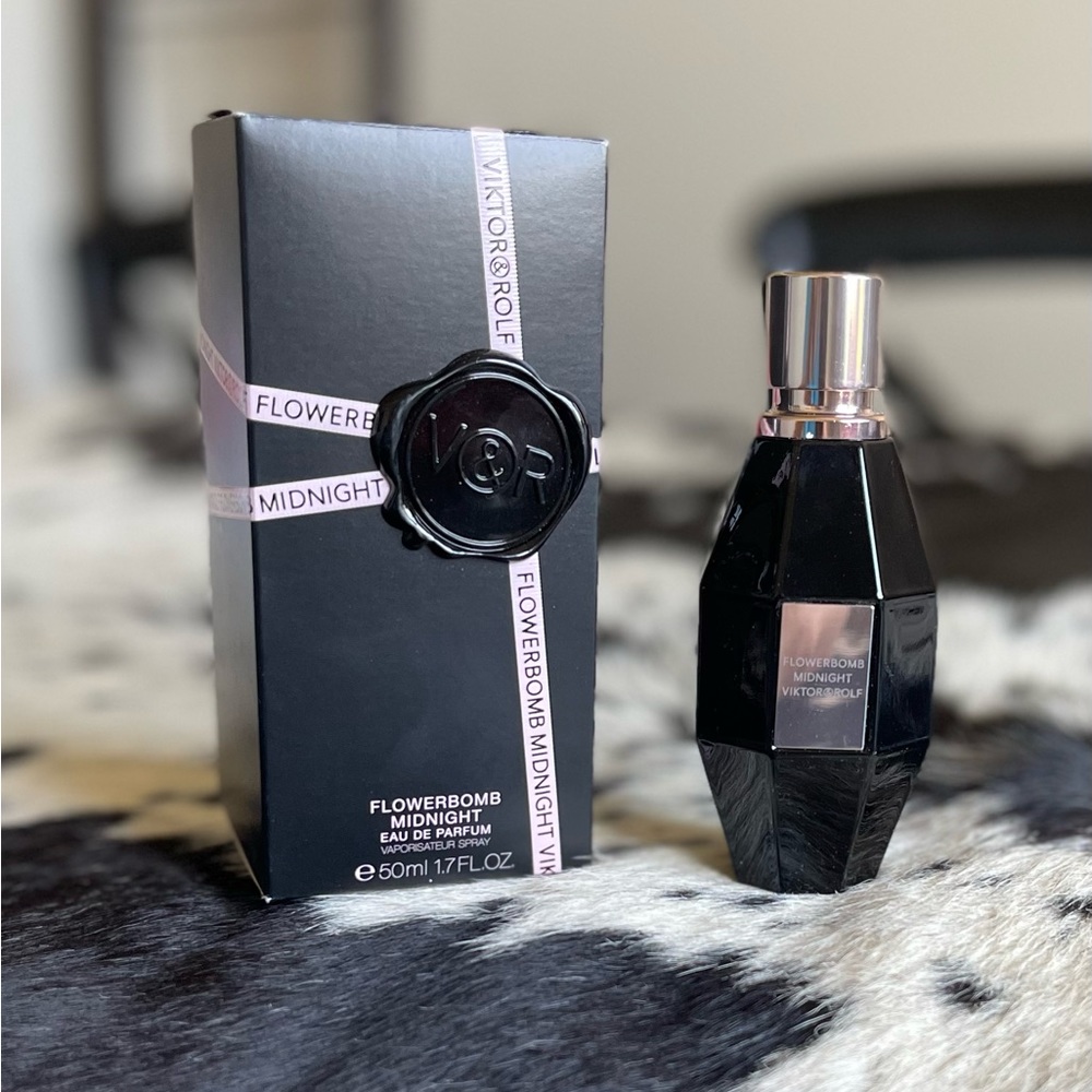Flowerbomb Midnight fragrance